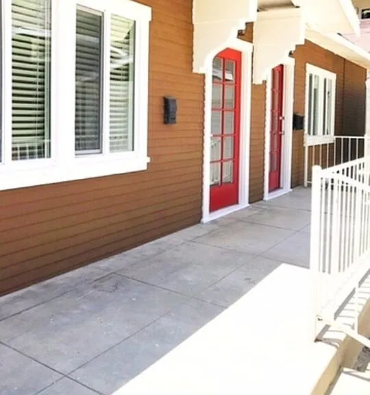 328 W California Ave — Photo 3