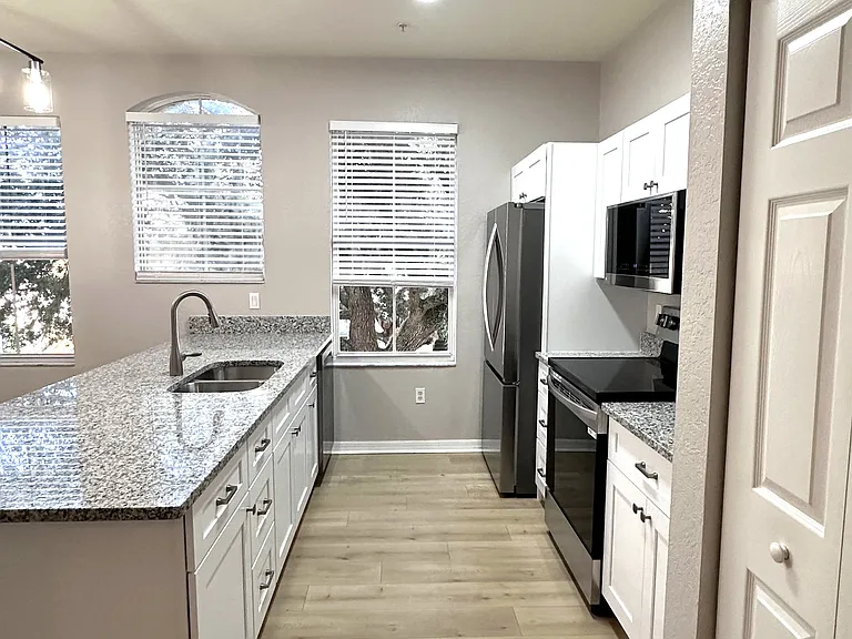 5050 Sunridge Palms Dr #204 — Photo 2