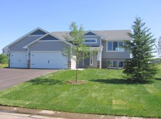 811 Winsome Way NE, Isanti, MN 55040