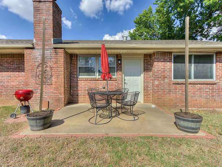 1828 Burnt Oak St — Photo 24