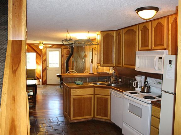 3rd image of 72 Shamrock Cir #72