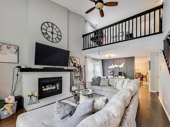 4th image of 405 W Ivy Ln #4A