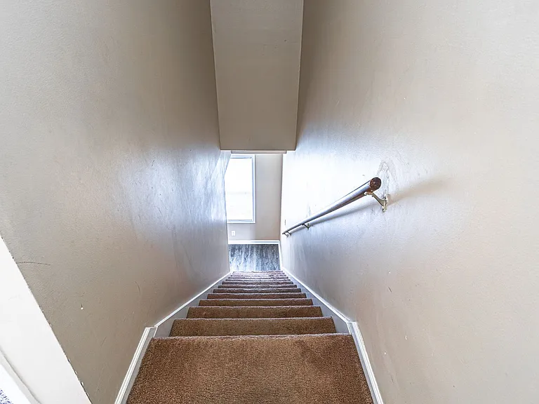 824 Flyer Ct — Photo 8