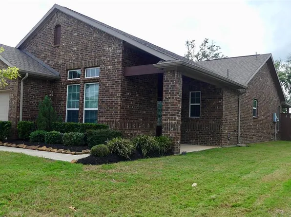 120 Meadow Ridge Way, Clute, TX 77531