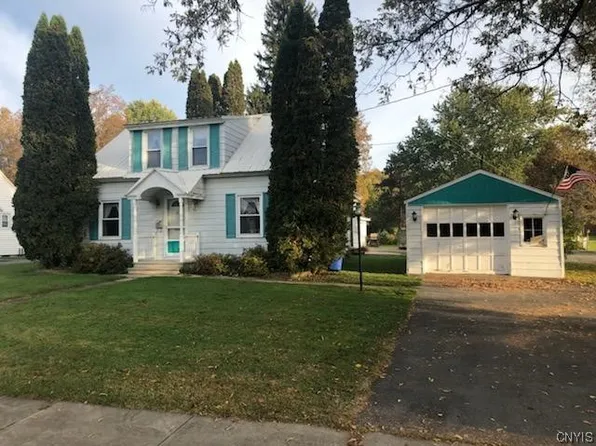 143 E Bacon St, Waterville, NY 13480