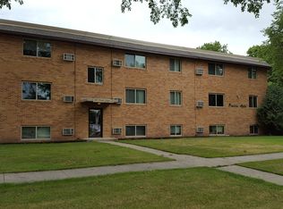 361 Langer Ave S APT 3, Casselton, ND 58012