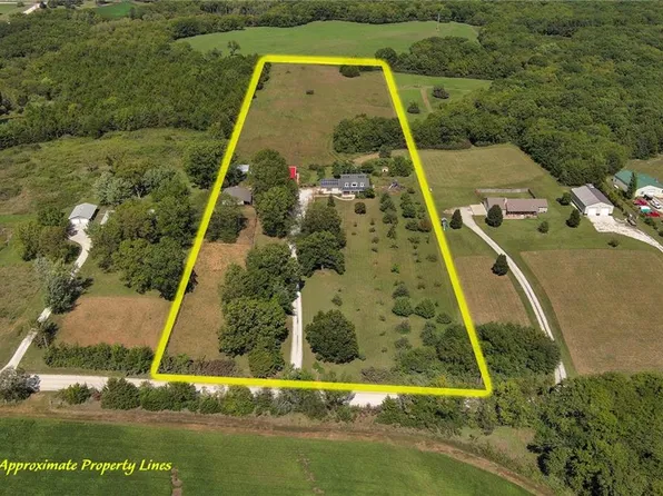 23338 Kissinger Rd, Leavenworth, KS 66048