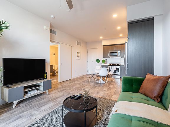 4th image of 11120 Chandler Blvd #5100