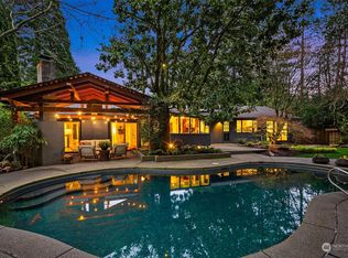 8429 Hunts Point Ln, Bellevue, WA 98004