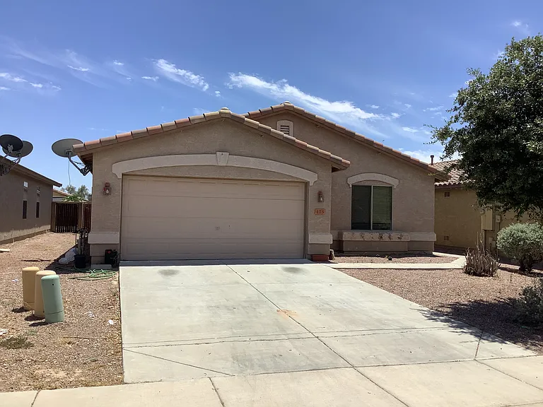 175 W Santa Gertrudis Trl — Photo 1