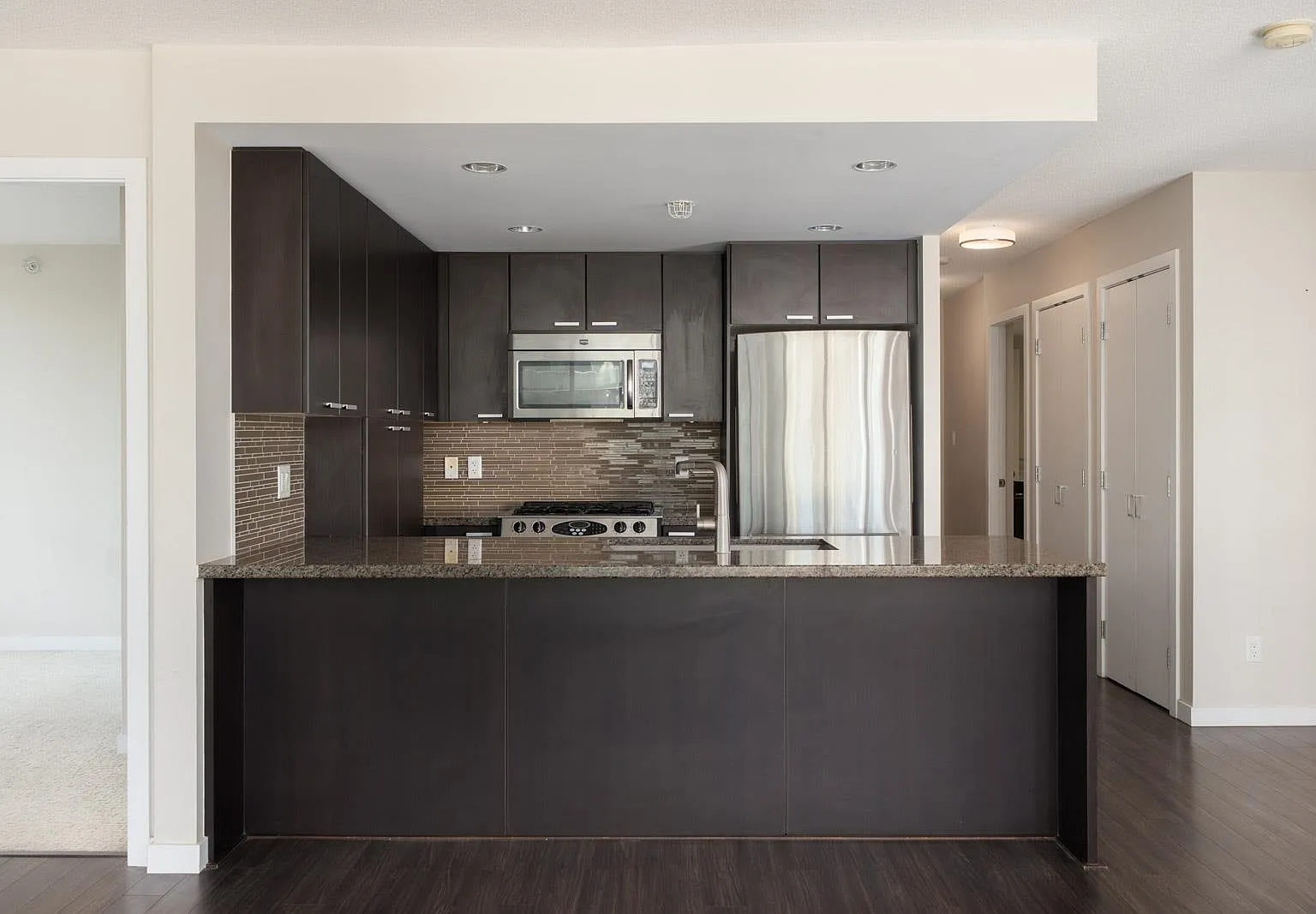 2 bed, 904 sqft, $2,800 — Photo 4