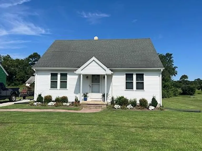 6166 Kirby Rd — Photo 1