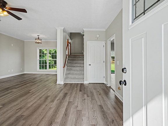 3rd image of 108 Brookview Ct