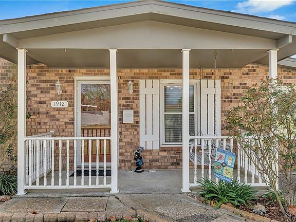 3rd image of 1912 Cooper Rd