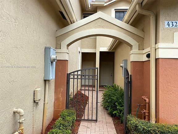 3rd image of 4323 Vineyard Cir #4323