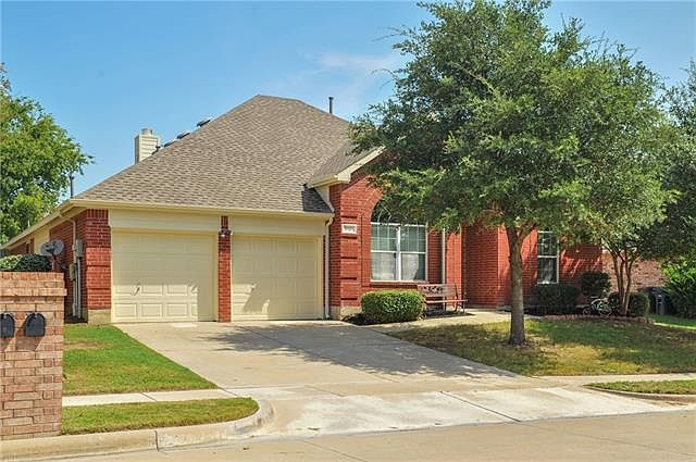 1st image of 5121 Comstock Cir