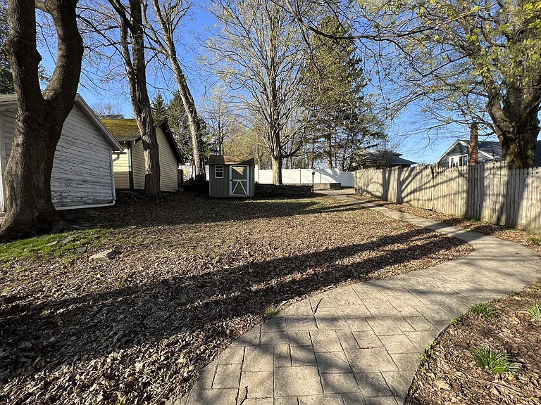 519 School St — Photo 45