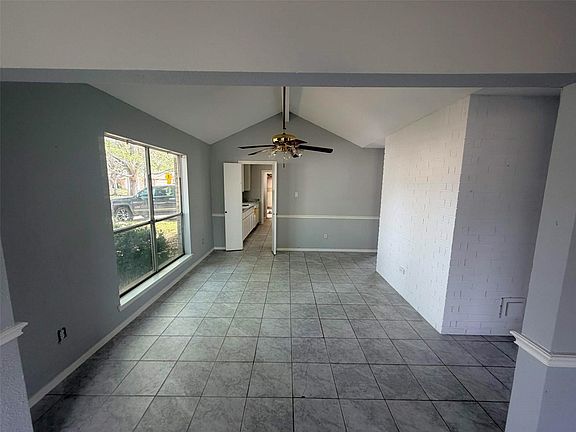 3rd image of 3403 Woodstream Pl