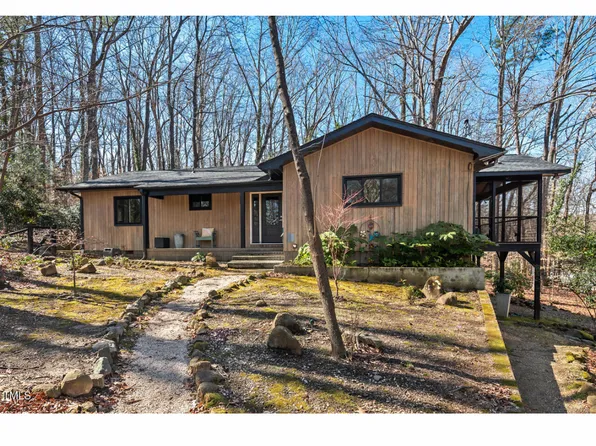 2107 Markham Dr, Chapel Hill, NC 27514