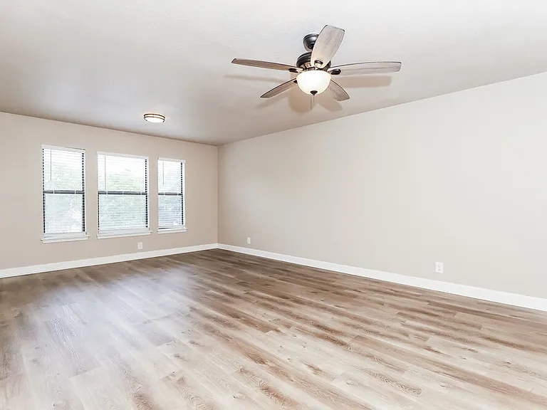 8106 Hoovers Bnd — Photo 11