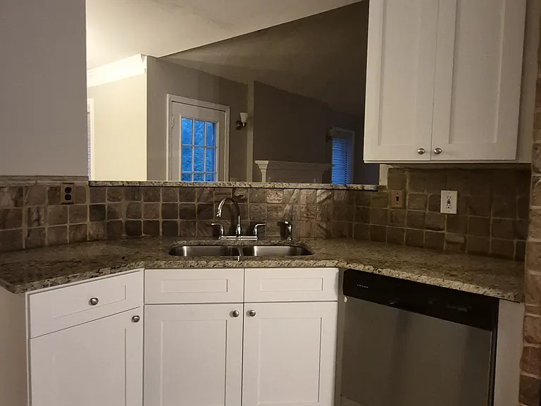 2390 Manor Oak Ct — Photo 5