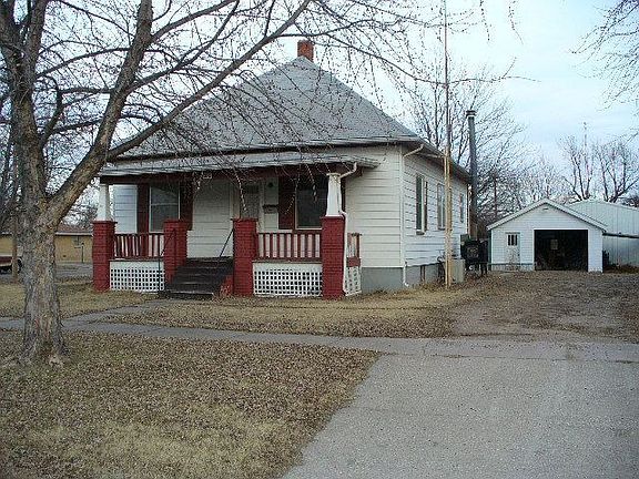 2nd image of 200 Kansas Ave
