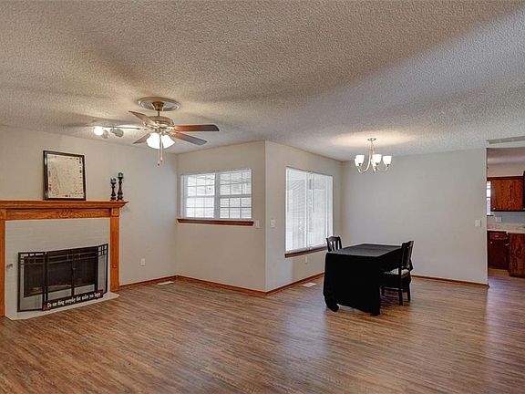 3rd image of 3809 Windscape Ct