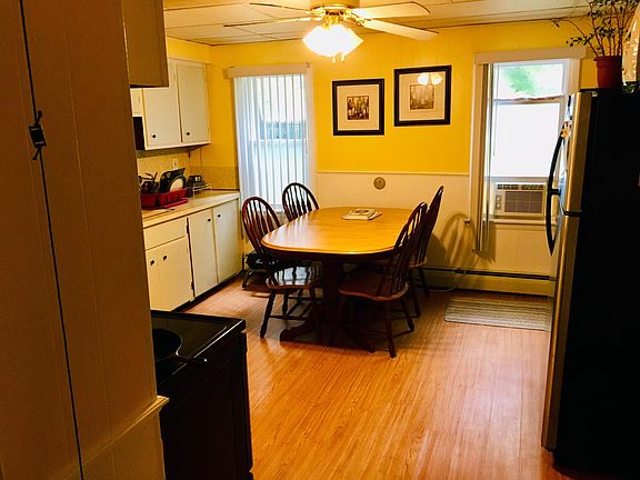 3rd image of 4 Hill St #1