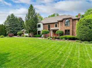 4010 Jersey Ridge Rd, Davenport, IA 52807