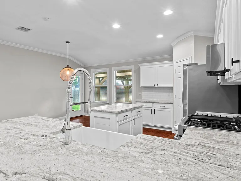 309 Creek Ridge Ln — Photo 14