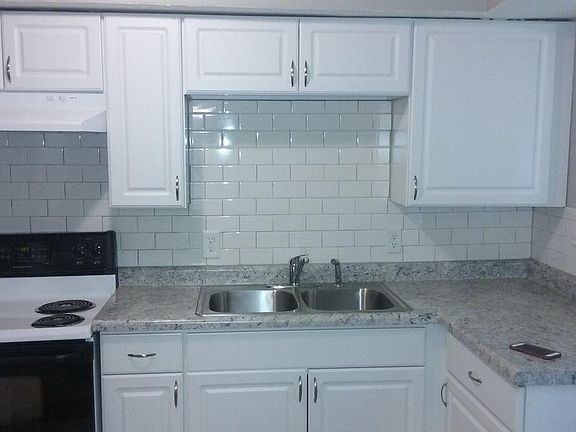 2nd image of 1702 N Alton Ave