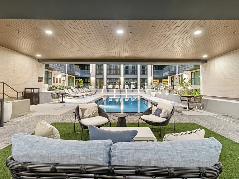 The Brentwood — Photo 18