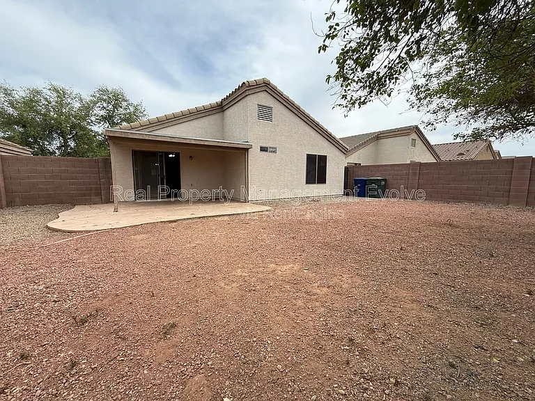 12438 W Hearn Rd — Photo 23