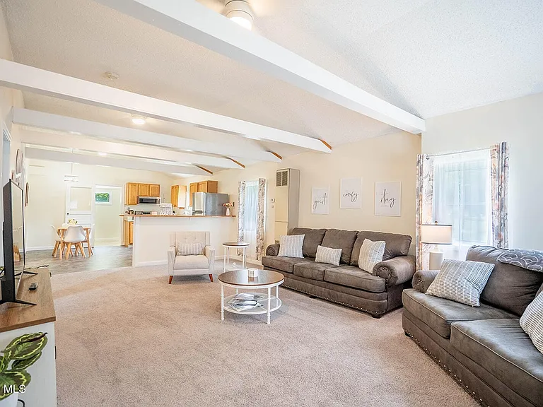 519 Sullivan Way — Photo 1