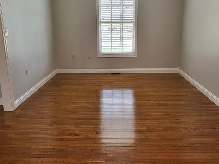 135 Kirkwood Dr — Photo 6