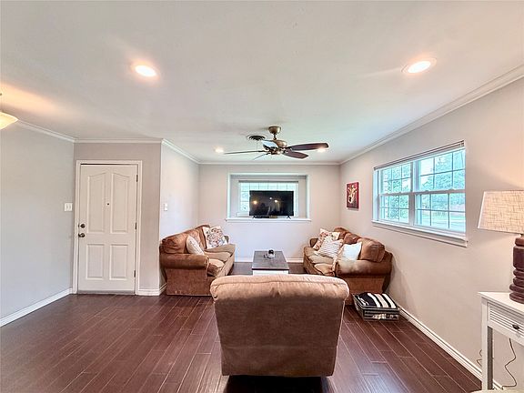 5th image of 933 Avenue F
