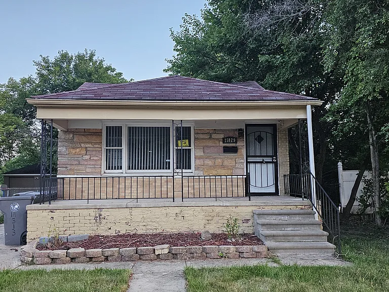 27829 Carlysle St — Photo 15