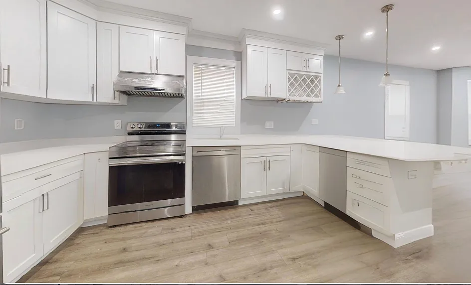 4 bed, 1570 sqft, $4,195 — Photo 3