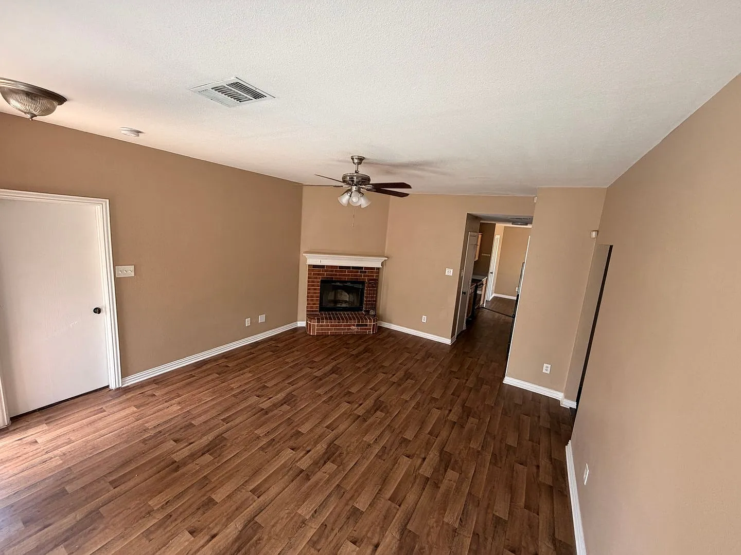 Move-In Ready - W&D Included- Charming Fossil Hill Estates Home In Northwest Isd With Large Backy... — Photo 4