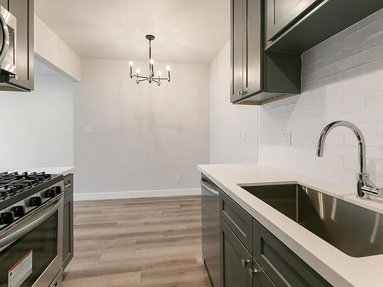 2401 S Sycamore Ave #6AA — Photo 4
