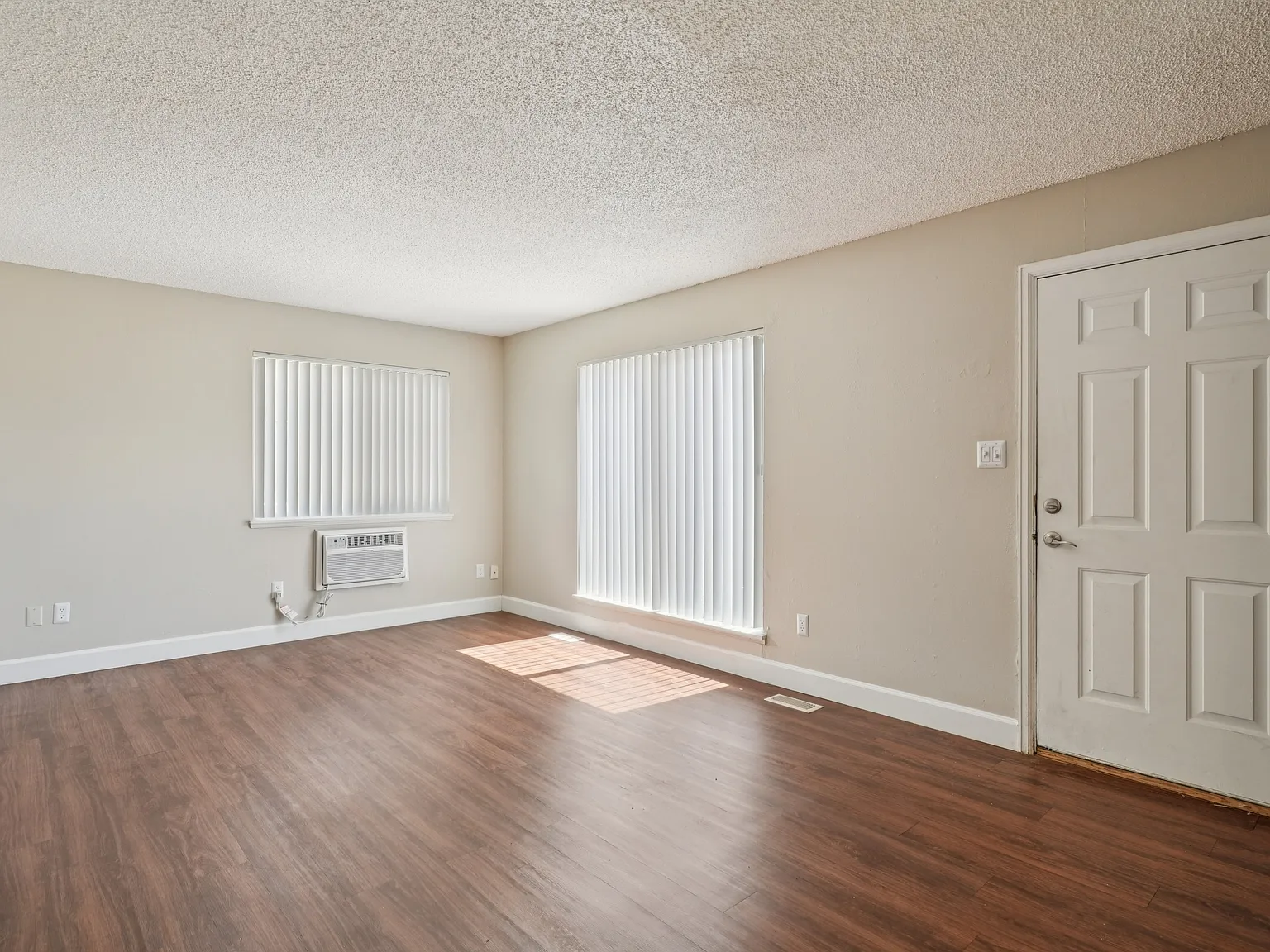 Aspen Townhomes — Photo 2