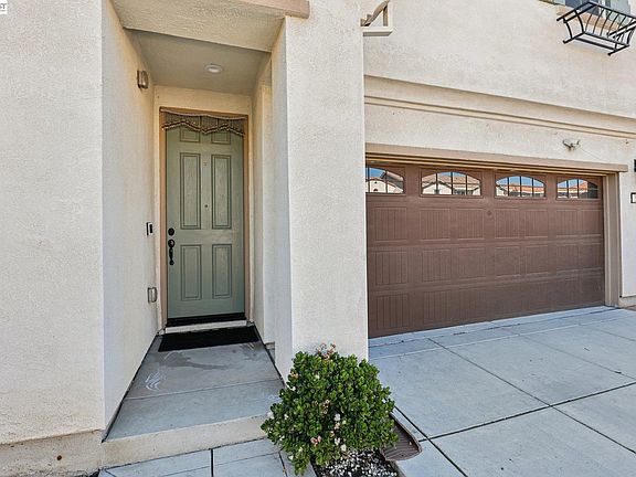 2nd image of 510 E Albertina Ave