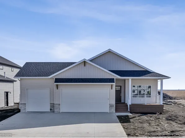 8334 61st St S, Horace, ND 58047