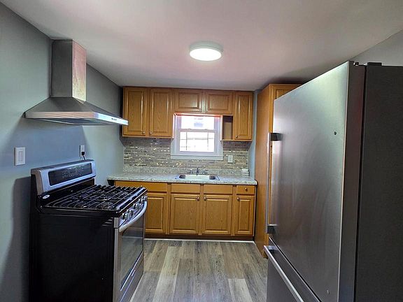 3rd image of 614 S 10th St