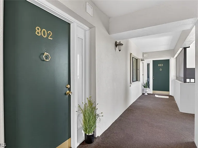 1900 Virginia Ave #802 — Photo 3