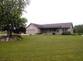229 Deer View Rd, Wayland, MI 49348