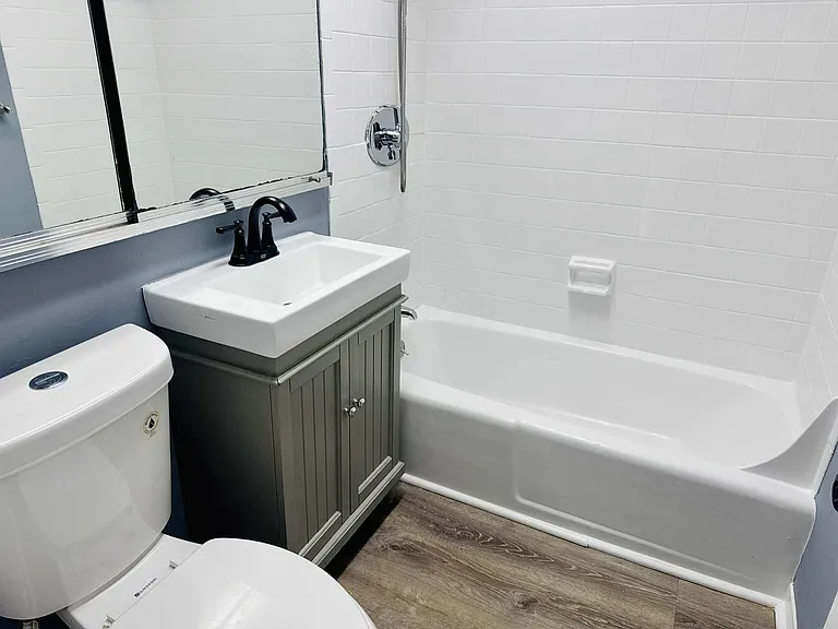 24 Shrewsbury Green Dr #B — Photo 6