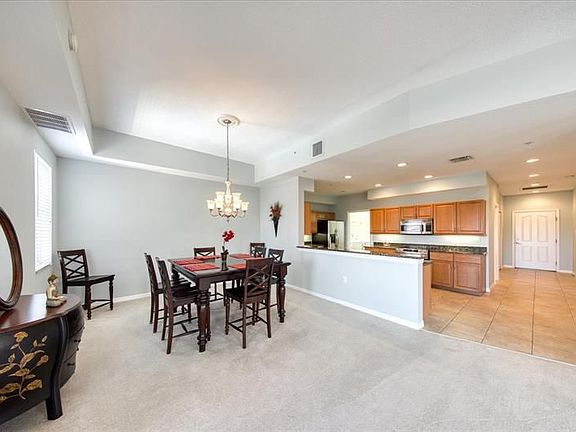 5th image of 612 Wells Ct Unit 402