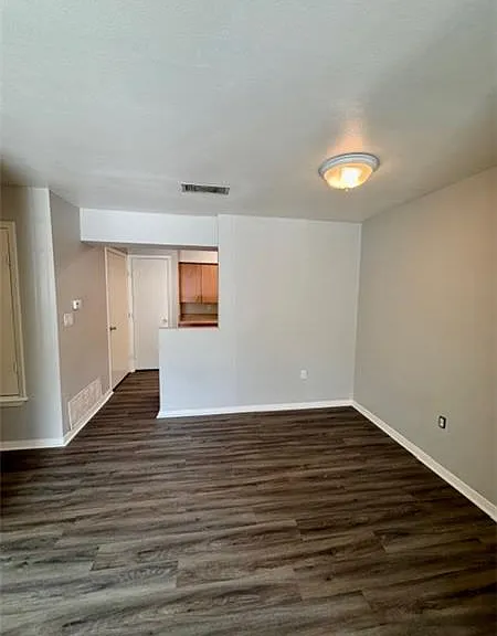 1500 Lake Shore Dr #113 — Photo 4