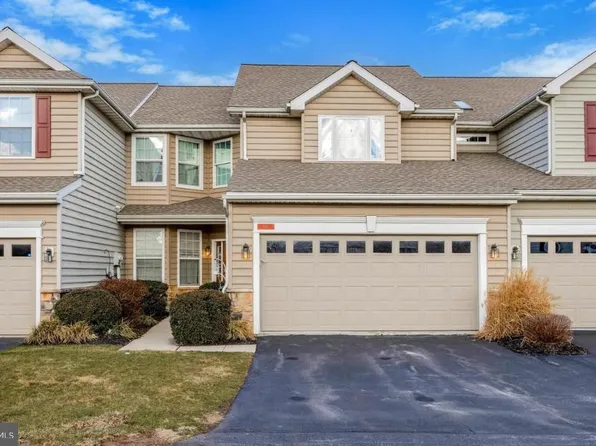 102 Briarcrest Dr, Morgantown, PA 19543